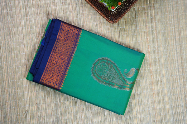 Jamdani Lotus Motif Saree